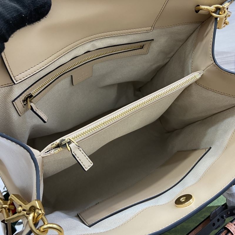 Gvc*1 tote bags